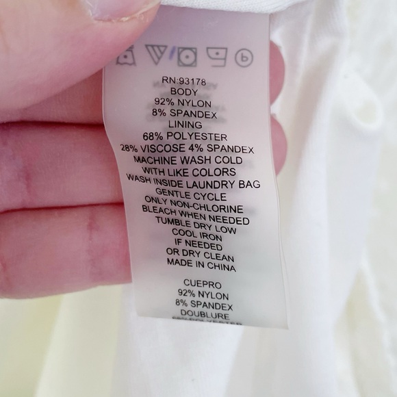 Elie Tahari Porcelain Cream White Lace Twist Neck Top L Large Mock Neck - Picture 10 of 10